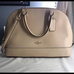 Women’s Coach Quinn Satchel